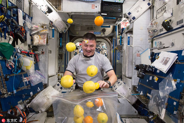 What do astronauts eat in space？