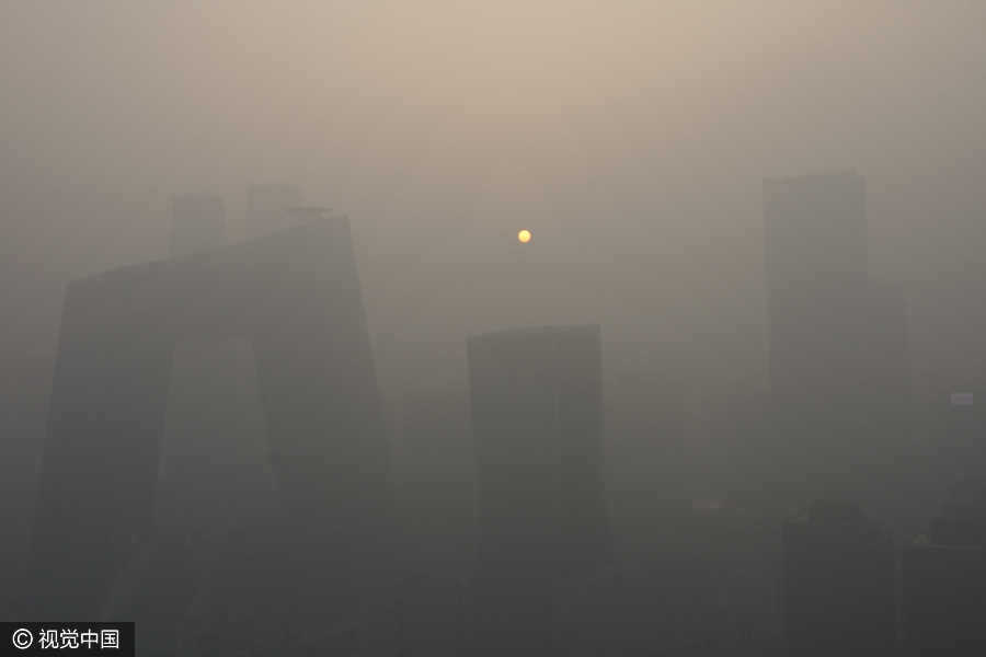 Diverse levels of fog and smog seen across China