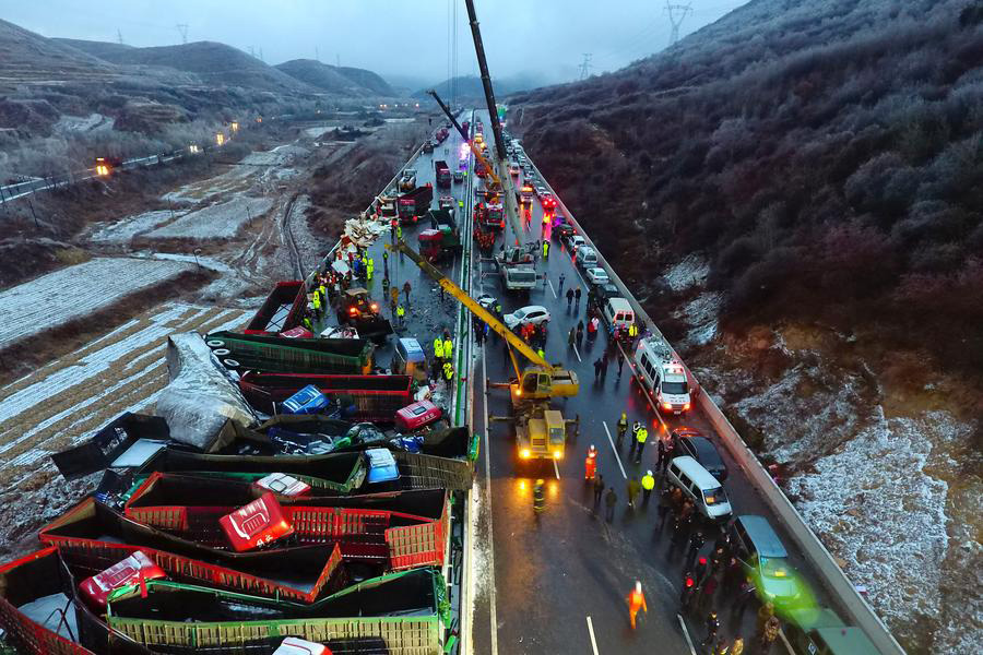 17 killed, 37 injured in N China pileup