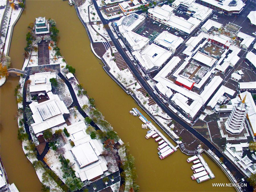 First snow of season blankets many parts of China