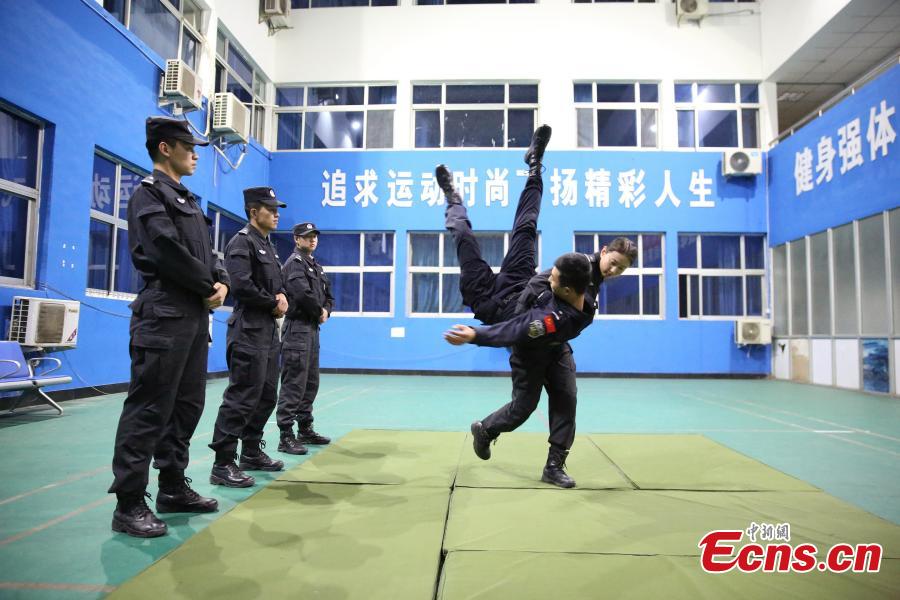 Post-90s female SWAT instructor in Hohhot