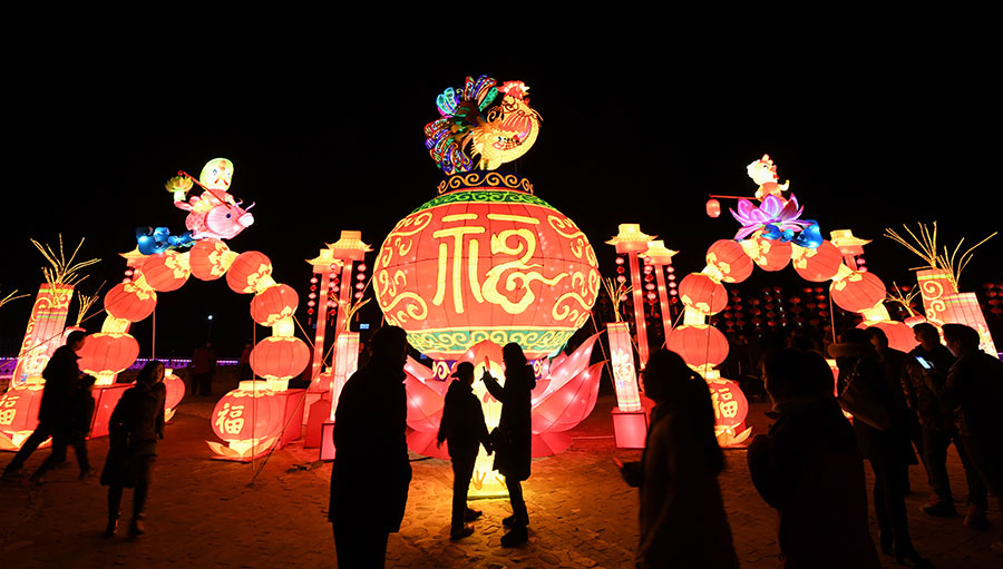 Lantern fair held at underground cave dwellings in China's Henan