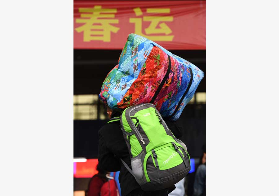 How luggage has transformed through the years during Spring Festival