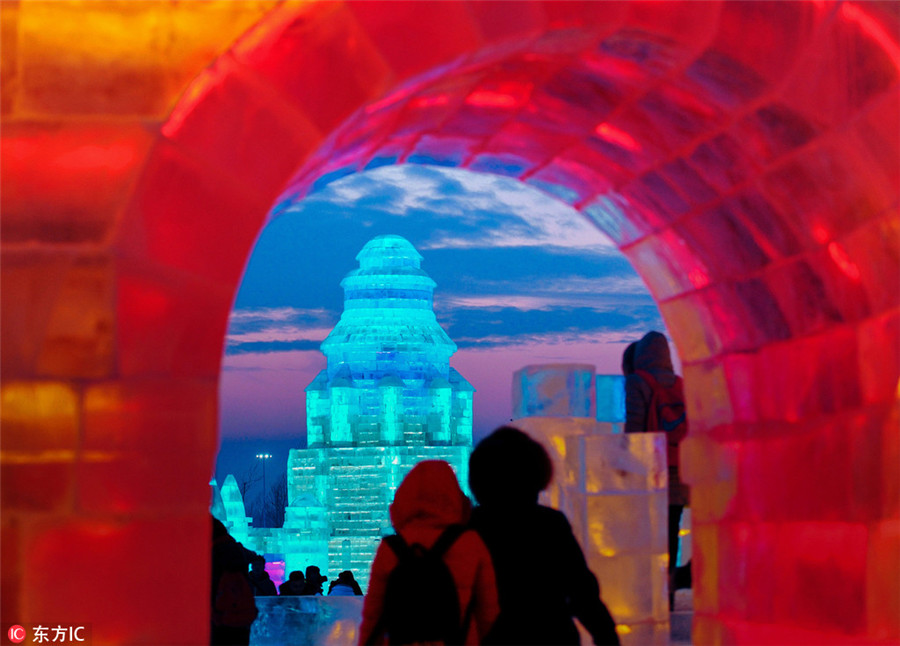 Ice sculptures light up Harbin