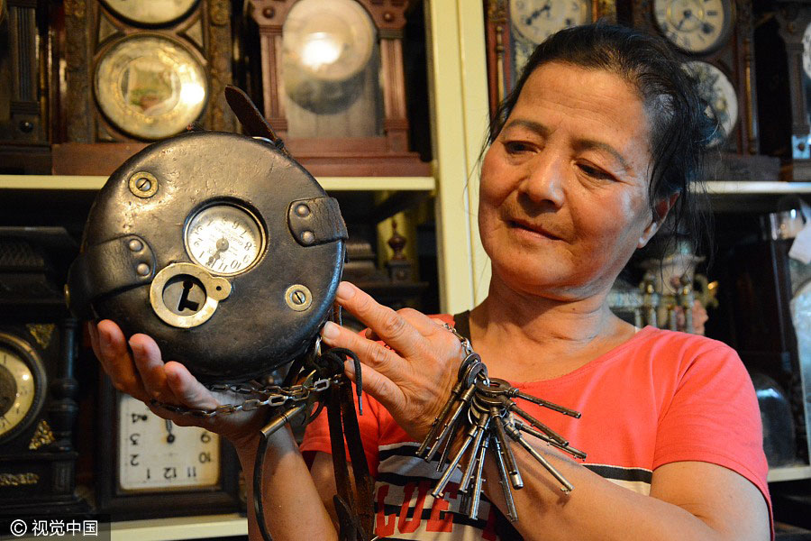 Thousands of clocks decorate old couple's home in Northeast China