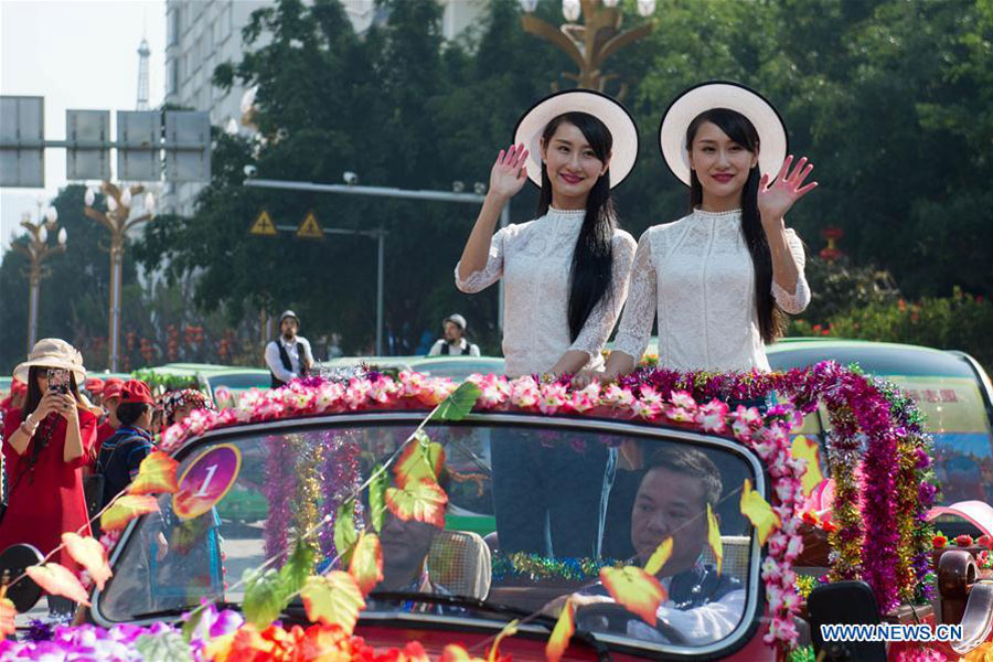 Annual twins festival celebrated in Southwest China's Yunnan