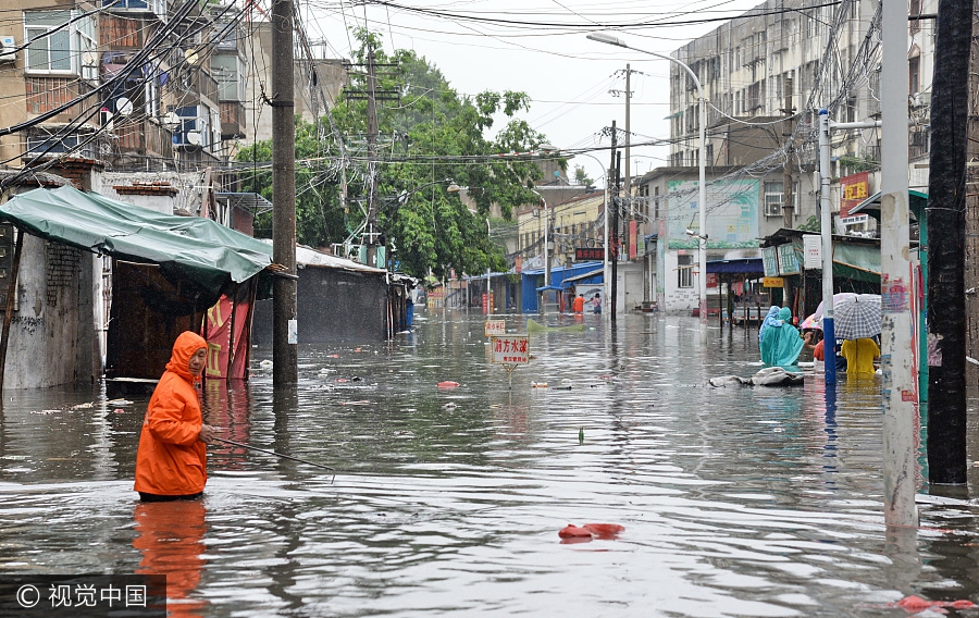 Torrential rain sweeps southern China