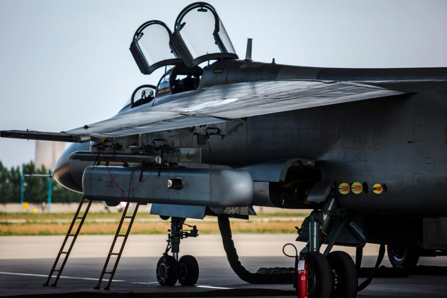 Female pilots fly JH-7 fighter bombers