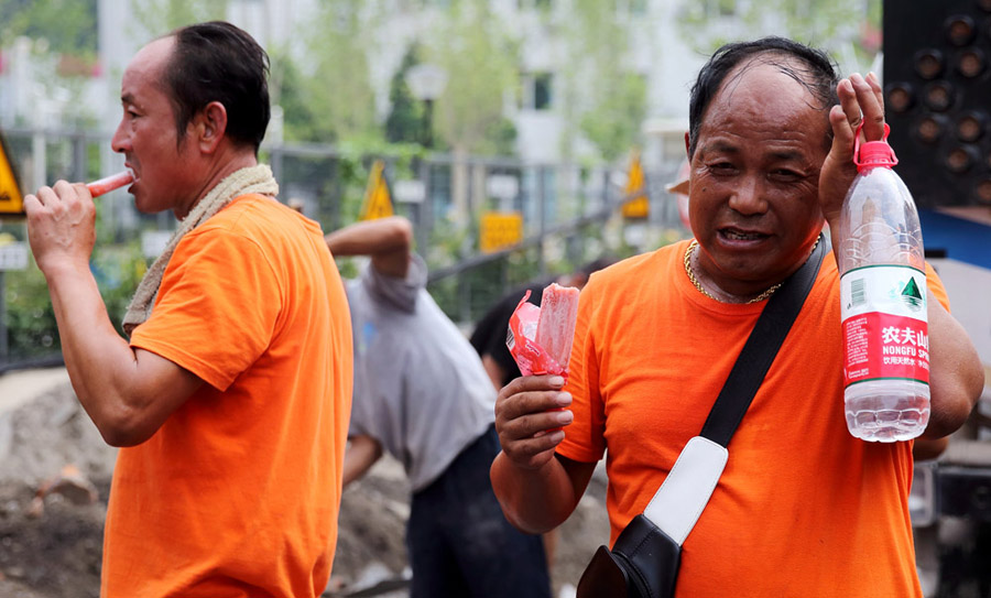 Heat wave sweeps across China