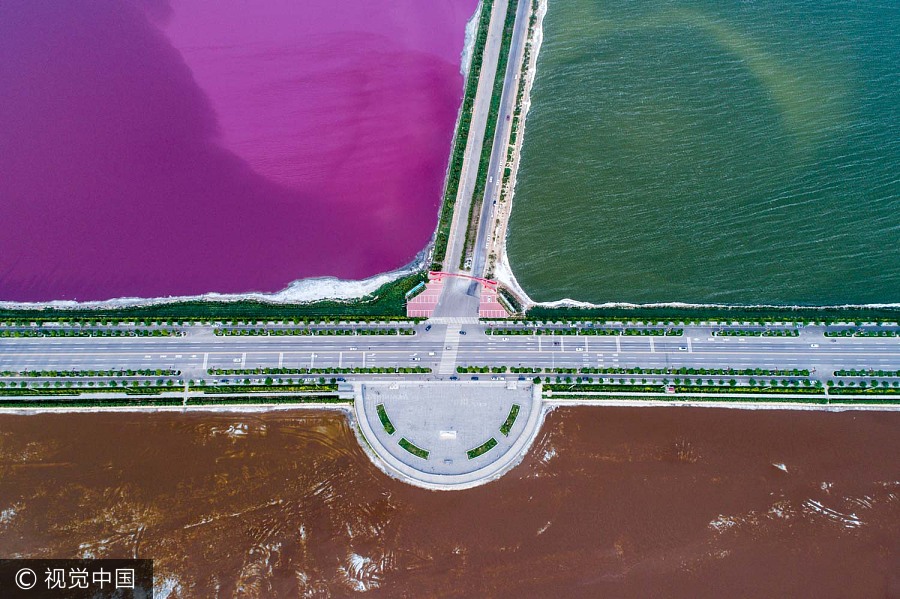 Salt lake in Shanxi looks like double-flavor hot pot