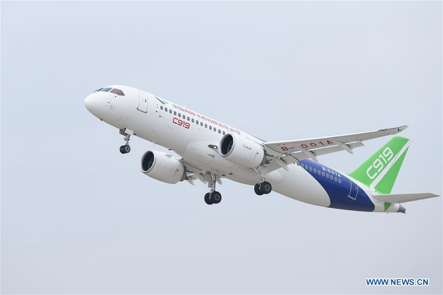 C919 makes first intercity flight