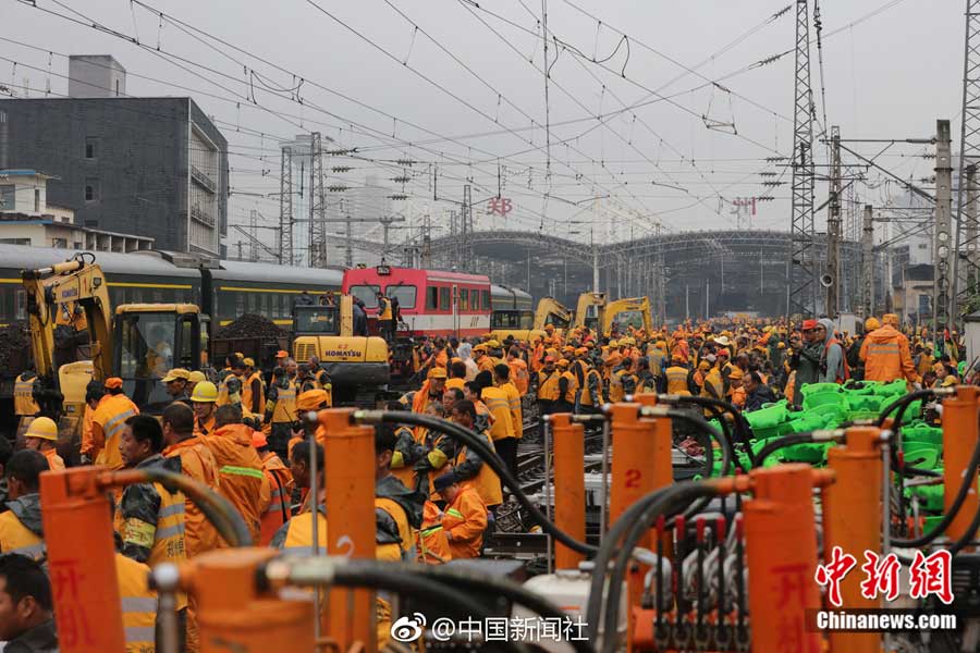 Farewell, wooden railway ties in Zhengzhou Railway Station