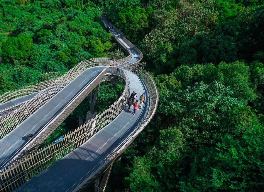 'Fudao' skywalk in East China's Fujian