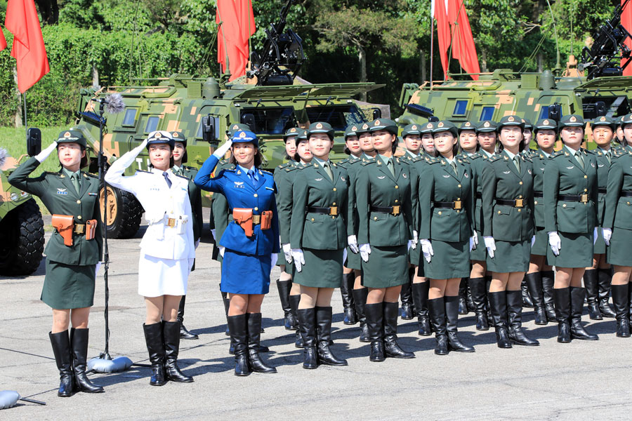 Xi inspects PLA garrison in Hong Kong