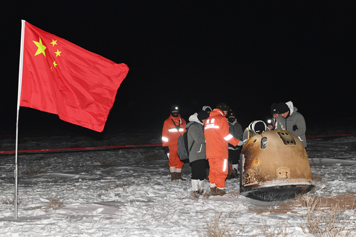 Un vol aller-retour vers la Lune avec une précieuse cargaison