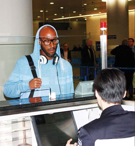 Anelka slips into Shanghai