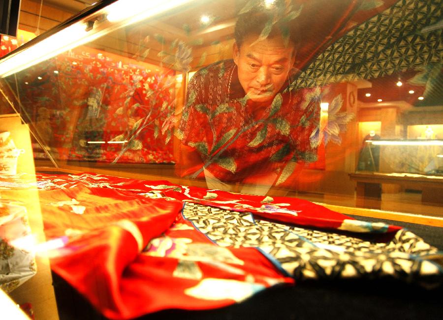 Costumes worn in opera performance on exhibition