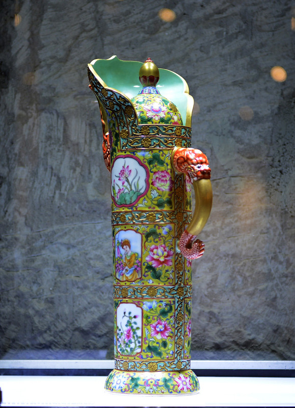 Chongqing art fair exhibits dynasty relics