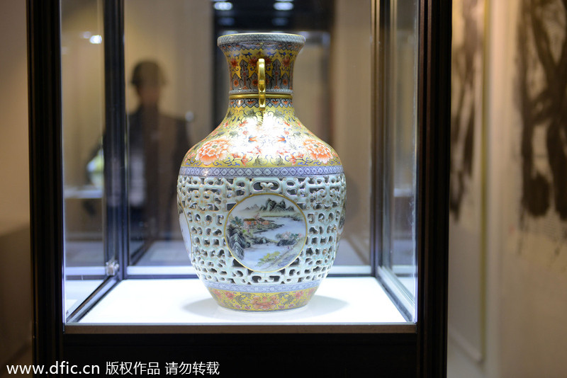 Chongqing art fair exhibits dynasty relics