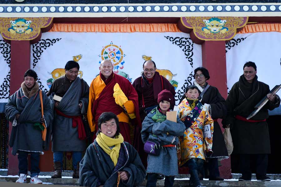 Inheritor of De'ang Sazhi Tibetan Calligraphy