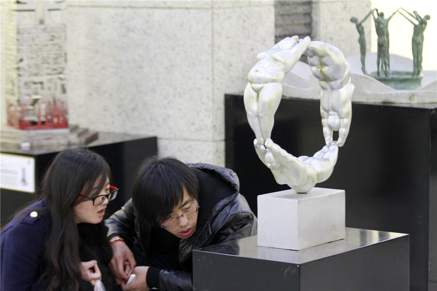 Sports sculptures exhibited in Nanjing