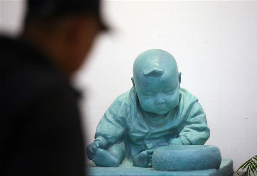 Award-winning sports sculptures displayed in Nanjing