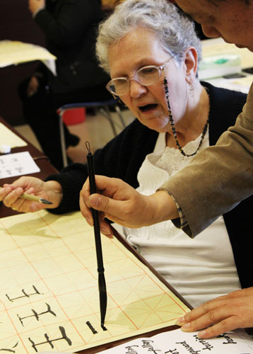 Foreigners enlightened by Chinese calligraphy