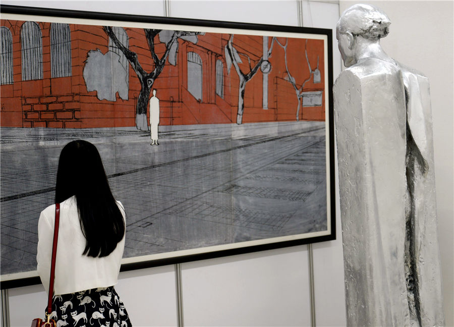 Graduates' works from China Academy of Art attract visitors