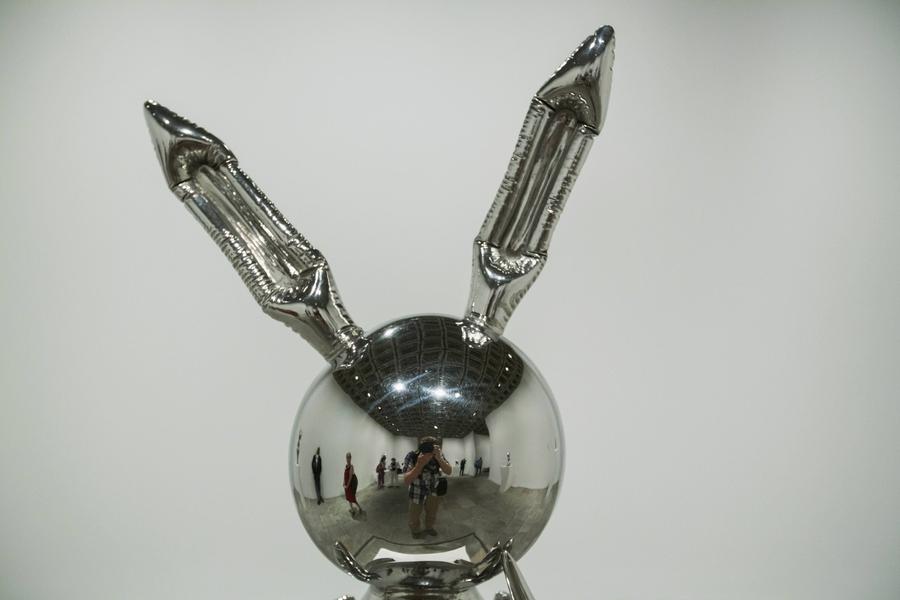 Preview of a Jeff Koons retrospective