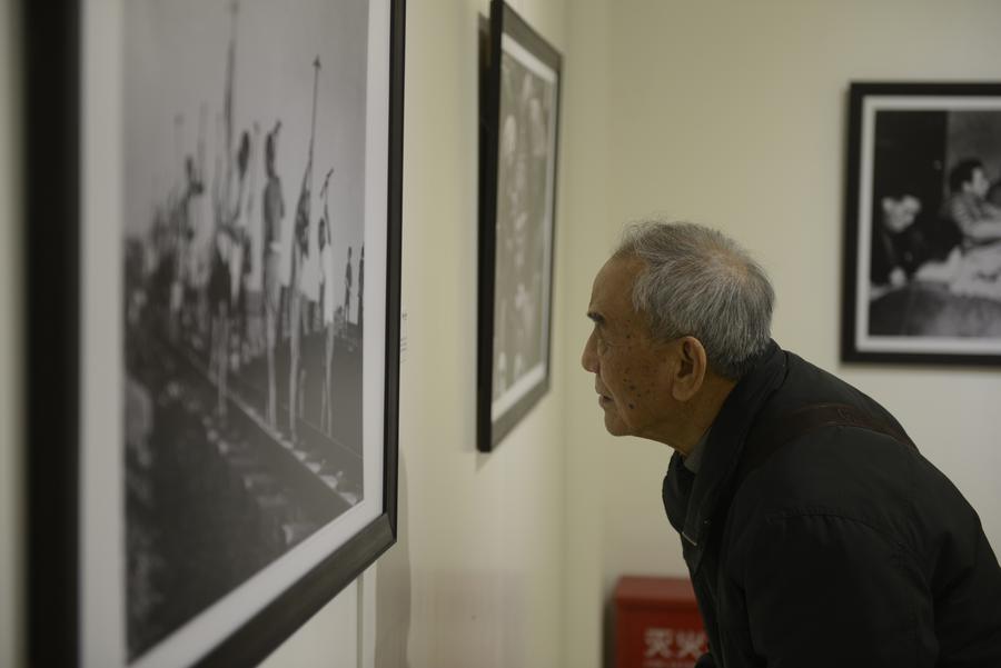 Photo exhibit honors Chongqing