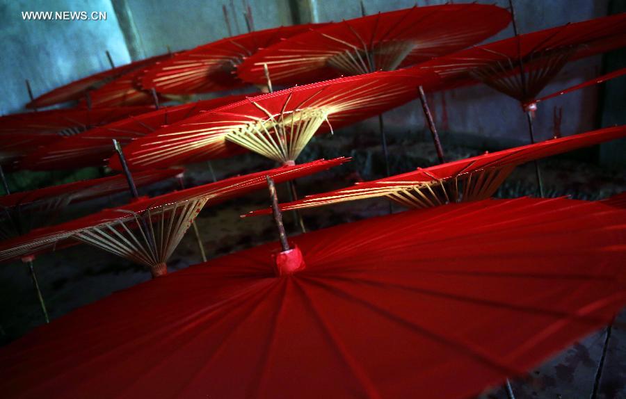 Oil paper umbrellas made in Sichuan