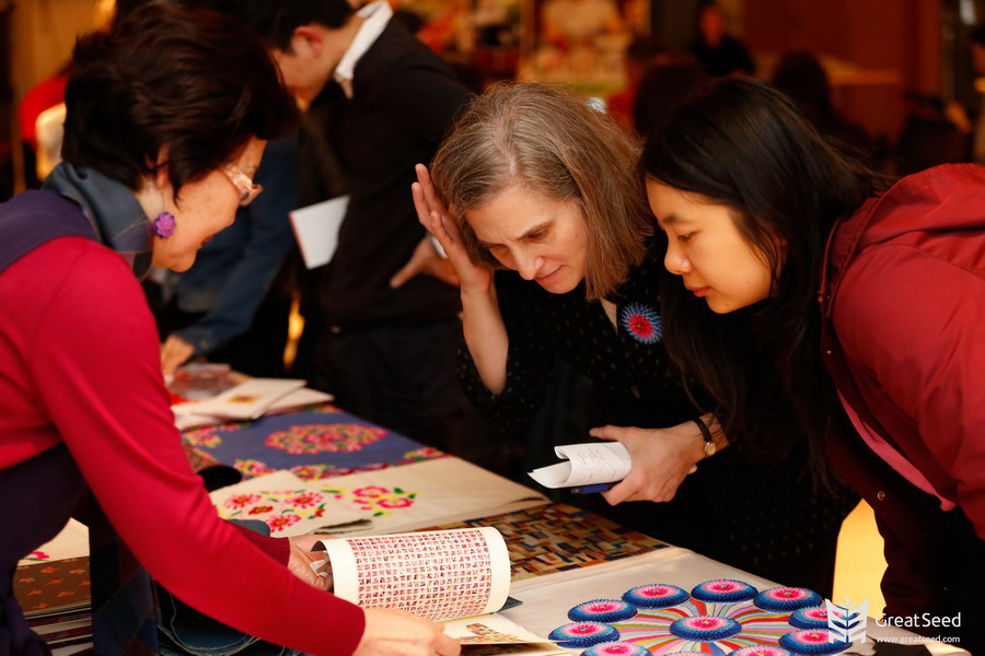 Chinese folk artists leave Americans mesmerized