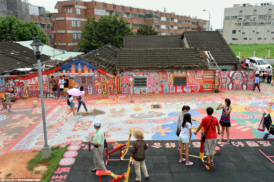 93-year-old's murals save Taiwan's 'Rainbow Village'