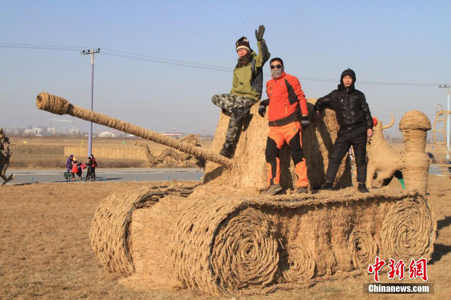 Straw art festival held in Northeast China