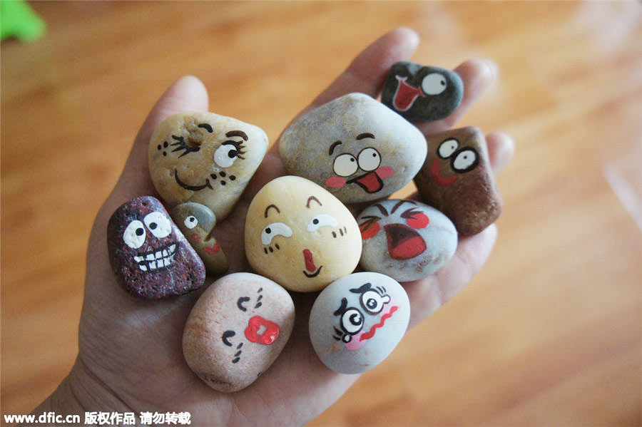 Painted stones turn into comic scenes