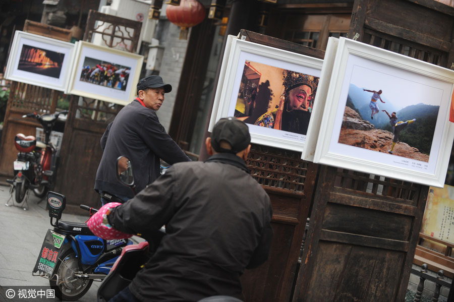 Nostalgic photo exhibition in Beijing's old street