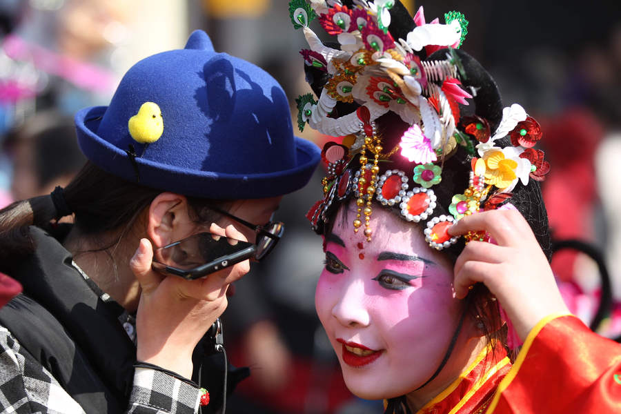 From temple fair to a carnival