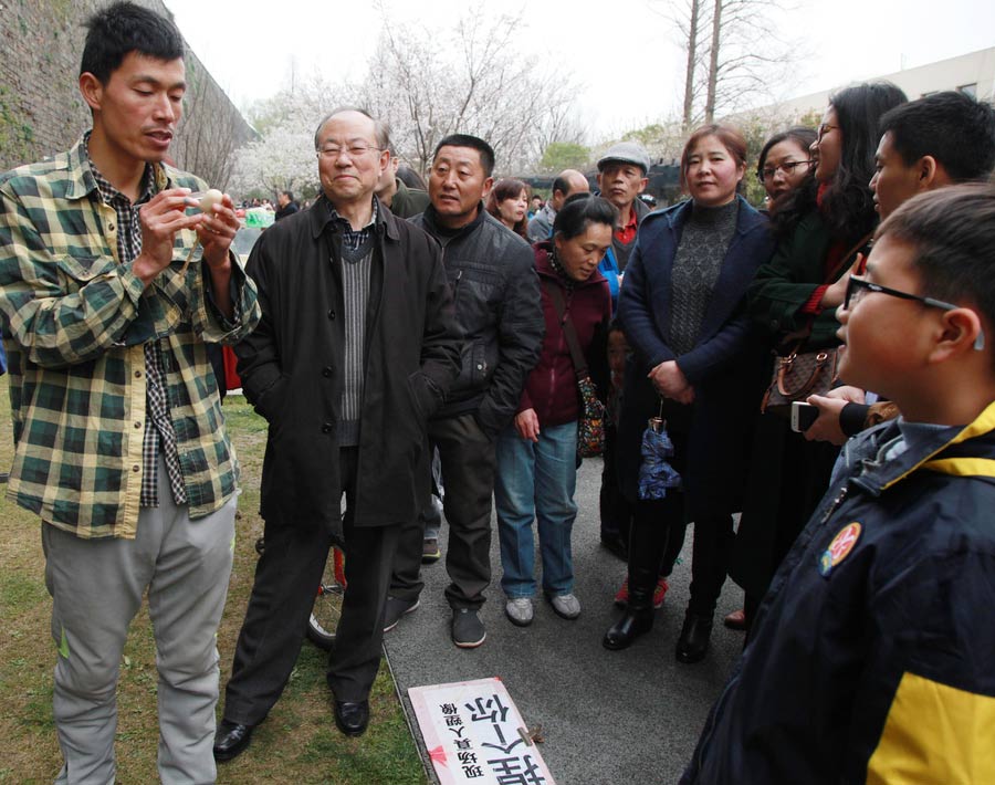 Small clay figures turn heads in Nanjing