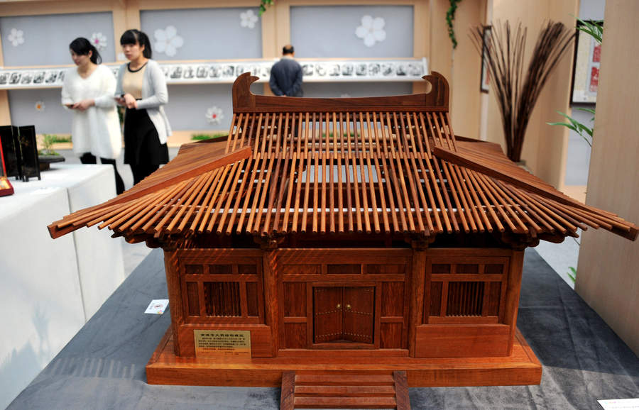 Shanghai exhibits exquisite works created by folk artists