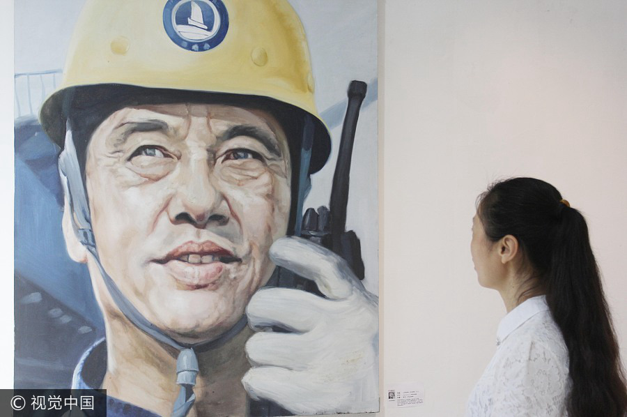 Oil paintings depict China's most inspiring role models