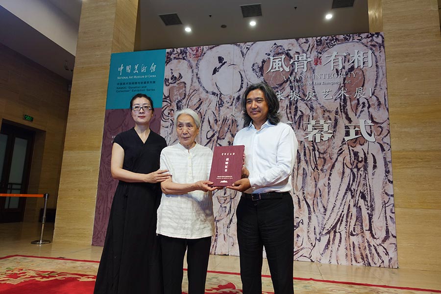 Zhu Zhengeng's paintings on show