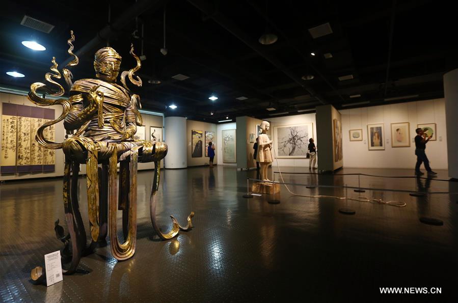 Works of fine arts graduates displayed in Tianjin