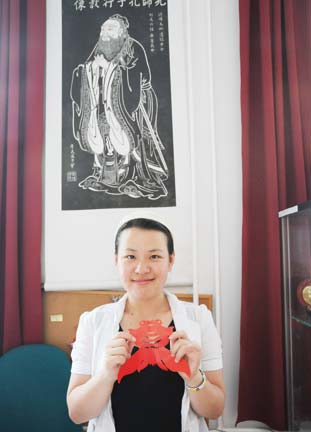 Confucius volunteers broaden horizons