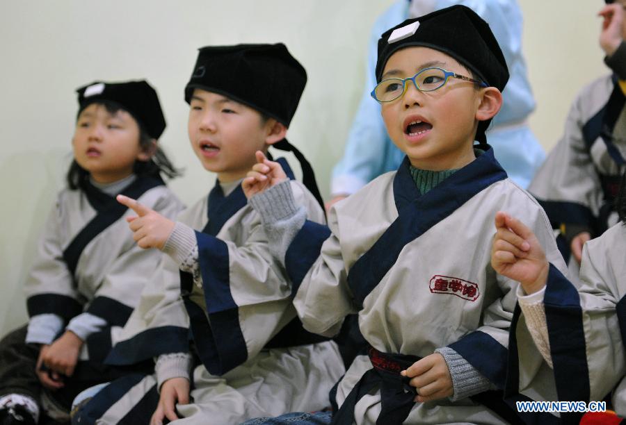 Children learn traditional Chinese culture in Changsha