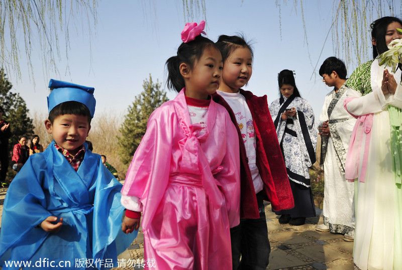 Luoyang traditional flower festival