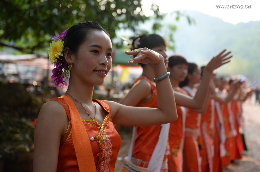 Water-splashing Festival held in SW China