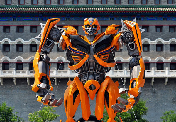 Chinese farmer makes Transformer robot