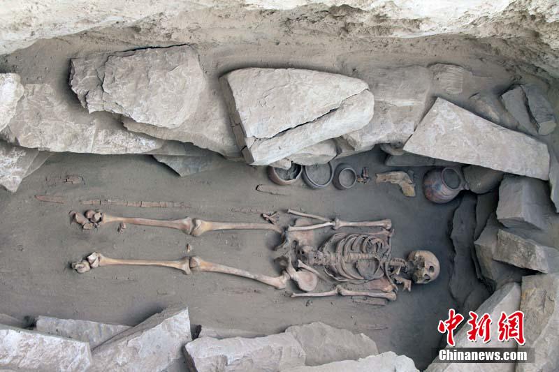 Multi burial rooms founded in Wutulan Tombs in Xinjiang