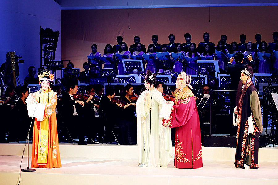 Rehearsal of <EM>Dream of the Red Chamber</EM> kicks off in Beijing