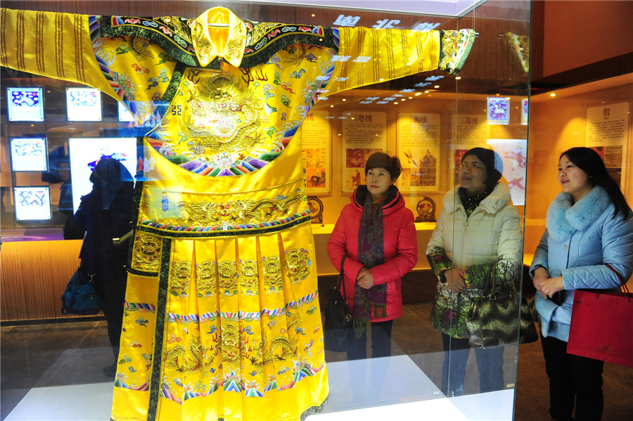 Silk museum opens in Anhui